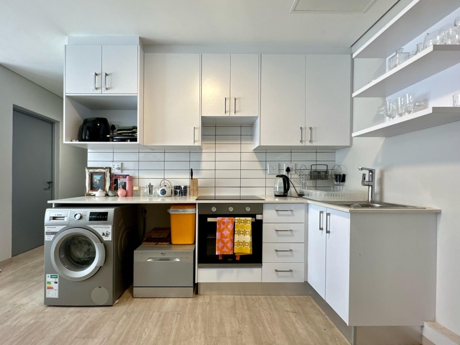 To Let 1 Bedroom Property for Rent in Somerset West Western Cape